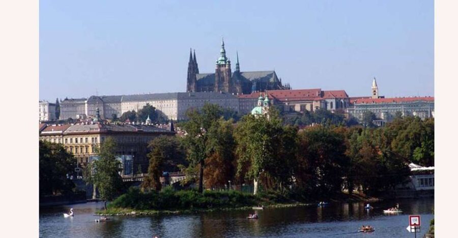Prague: Classic City Bike Tour - Meeting at Praha Bike, plus what you get before you roll