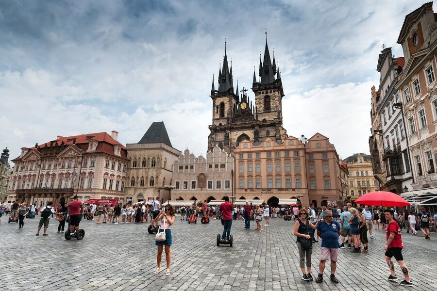 Prague Complete Tour in Spanish & Lunch, Tickets - Meeting Point, Rain or Shine, and What to Wear So You Stay Comfortable
