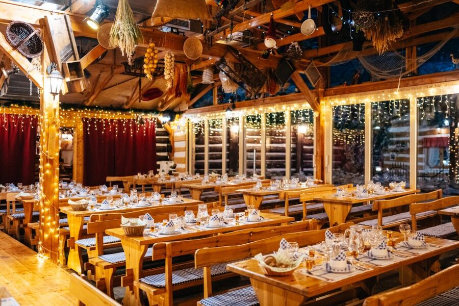 Prague: Dinner with Folk Show and Open Bar - The Folk Show: English Support, Mostly Mute Dance, and Real Participation