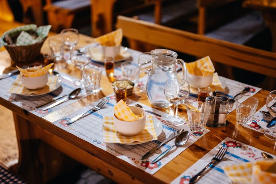 Prague: Dinner with Folk Show and Open Bar - Who Should Book This Prague Folk Dinner (and Who Might Skip It)