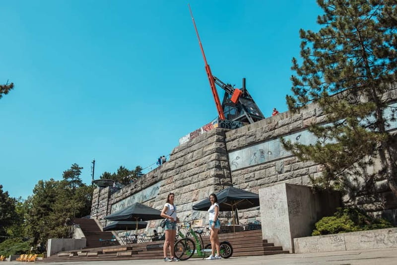 Prague: E-Scooter HUGO Bike Rental - Staying confident: what the guide actually helps with