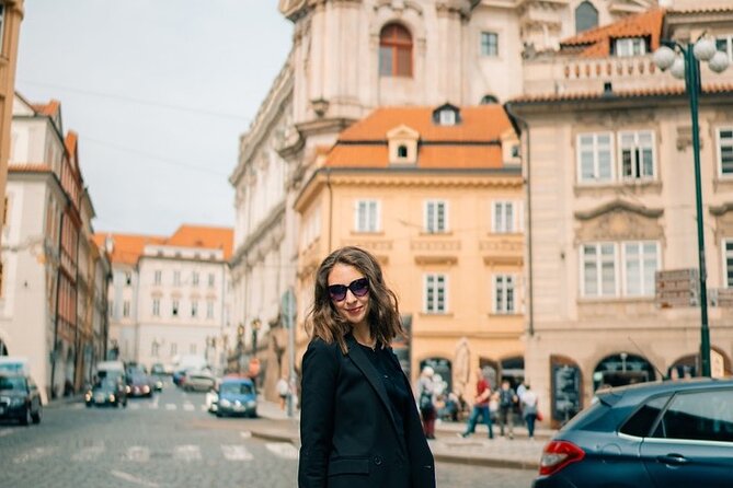 Prague Essential - Stare Mesto (Old Town Square) and the real weight of what happened there
