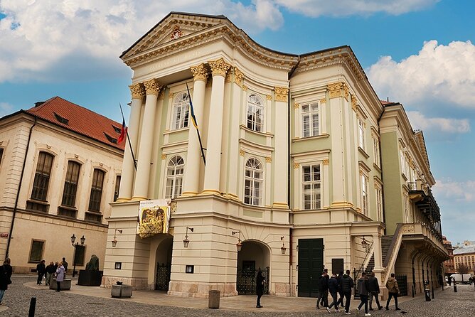 Prague Essential Tour Old Town and Jewish Quarter - Old Town Square and Its Ring of Famous Buildings