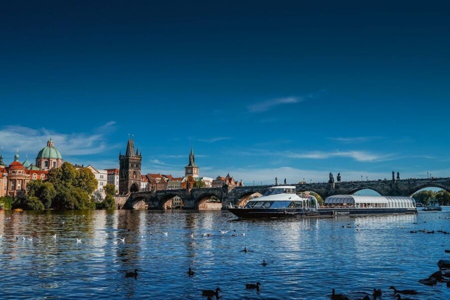 Prague: Evening Vltava River Eco Cruise with Prosecco - Why This 50-Minute Evening Cruise Works So Well