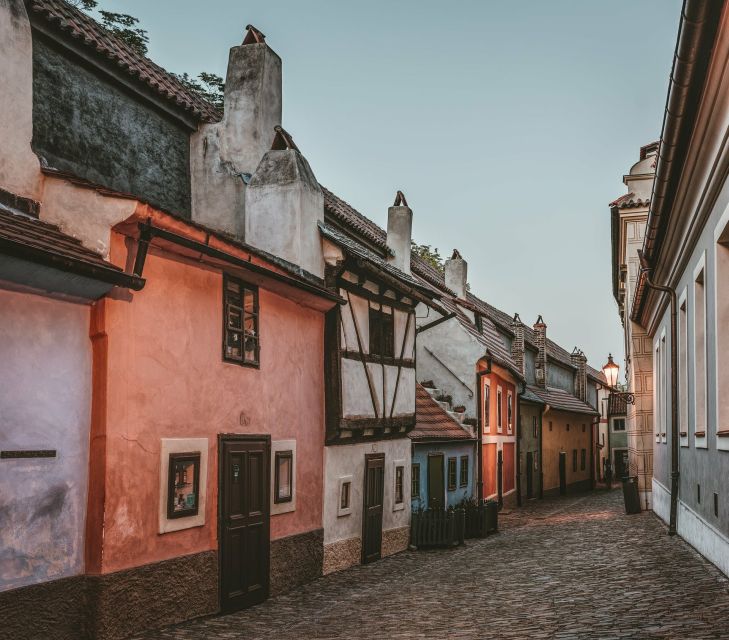 Prague: Full-Day Sightseeing Tour with Cruise and Lunch - Key highlights worth noting