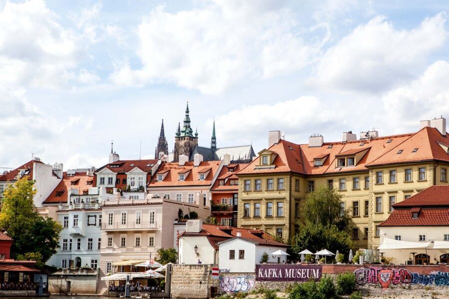 Prague: Full-Day Sightseeing Tour with Cruise and Lunch - New Town power stops: Wenceslas Square, Municipal House, and the Dancing House