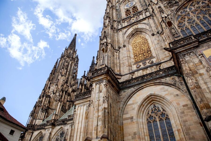 Prague: Full-Day Sightseeing Tour with Cruise and Lunch - Old Town Hall Square and the Astronomical Clock area