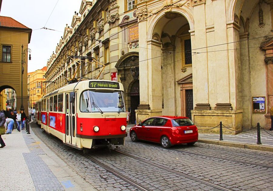 Prague: Full-Day Tour with Lunch and River Boat Cruise - Key Points You Should Know Before You Go