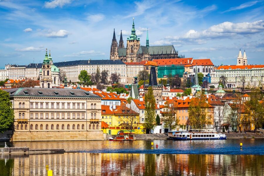 Prague: Full-Day Tour with Lunch and River Boat Cruise - Pricing and Value: Why $199 Can Make Sense