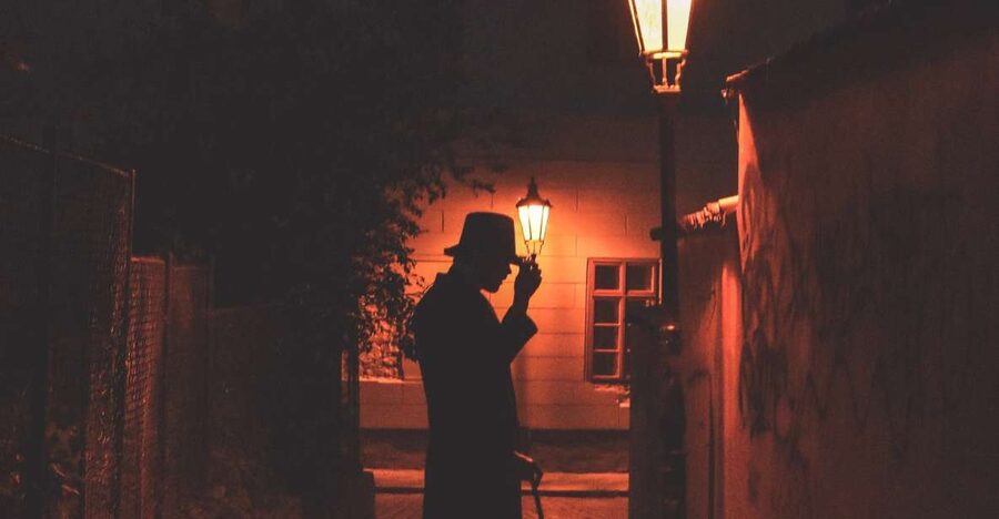 Prague: Ghost Tour - Where the tour starts, and how to spot your guide