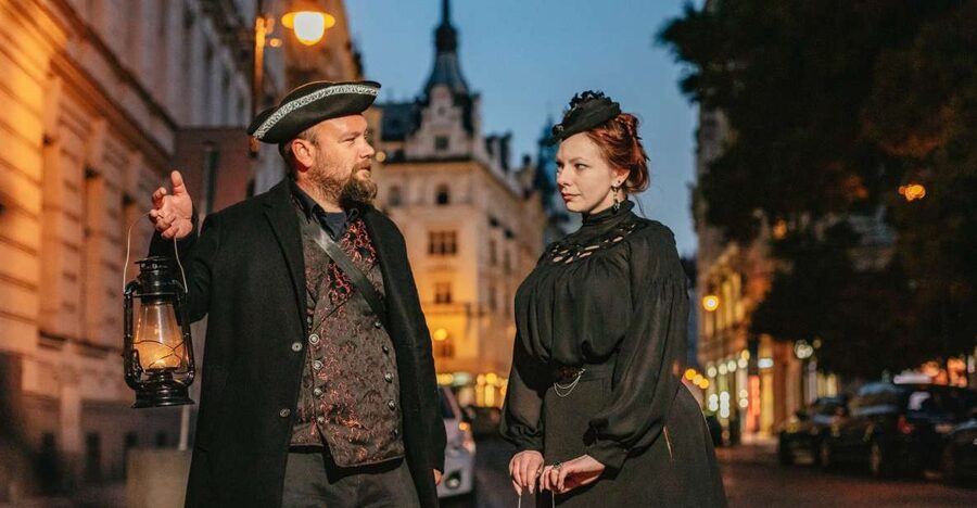 Prague: Ghosts and Legends Nighttime Guided Walking Tour - Old-New Synagogue and the Jewish Quarter: legends with a different kind of gravity