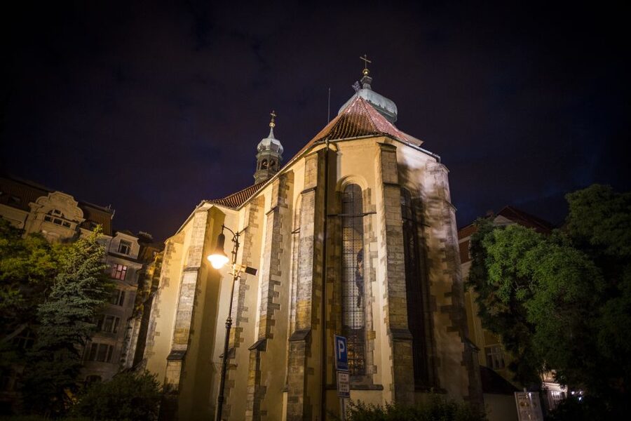 Prague: Ghosts and Legends of the Old Town Evening Tour - Prague at night, why legends fit the Old Town so well