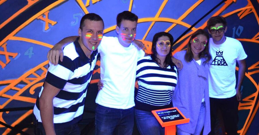 Prague: Glow Golf Mini Golf Game by UV Light - Playing the Glow Golf course: 18 holes that keep your group moving
