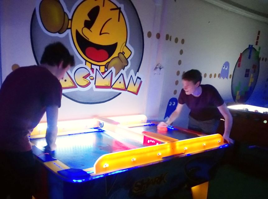 Prague: Glow Golf Mini Golf Game by UV Light - Timing tips, crowds, and how long to plan