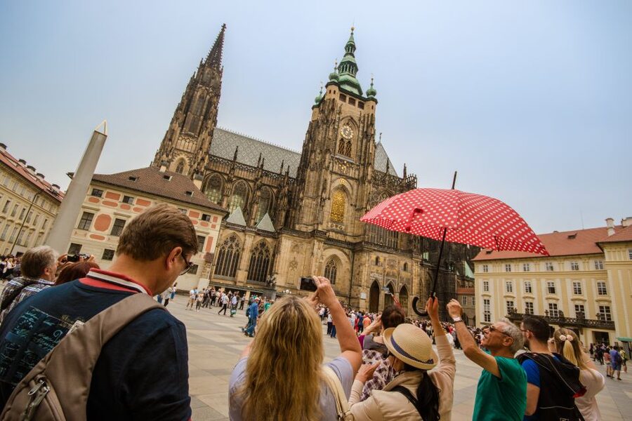 Prague: Guided Bus & Walking Tour with River Cruise & Lunch - Two Hours on the Vltava: Lunch Under a Glass Roof