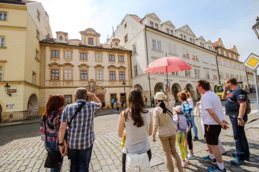 Prague: Guided Bus & Walking Tour with River Cruise & Lunch - Hotel Pickup and the Meeting Point Rules (Read This)