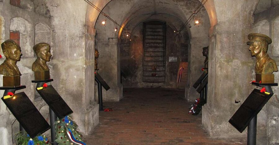 Prague: Guided Operation Anthropoid Tour with Lidice - Starting in the crypt: where seven paratroopers hid for three weeks