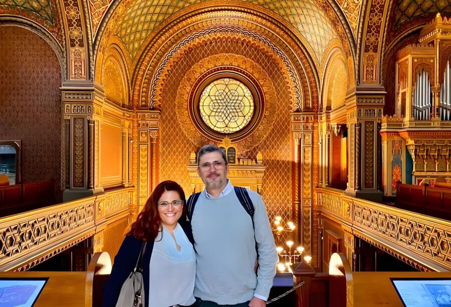 Prague: Guided Tour inside the Jewish Cemetery & Synagogues - Spanish Synagogue: the beauty stop, plus real time to absorb it