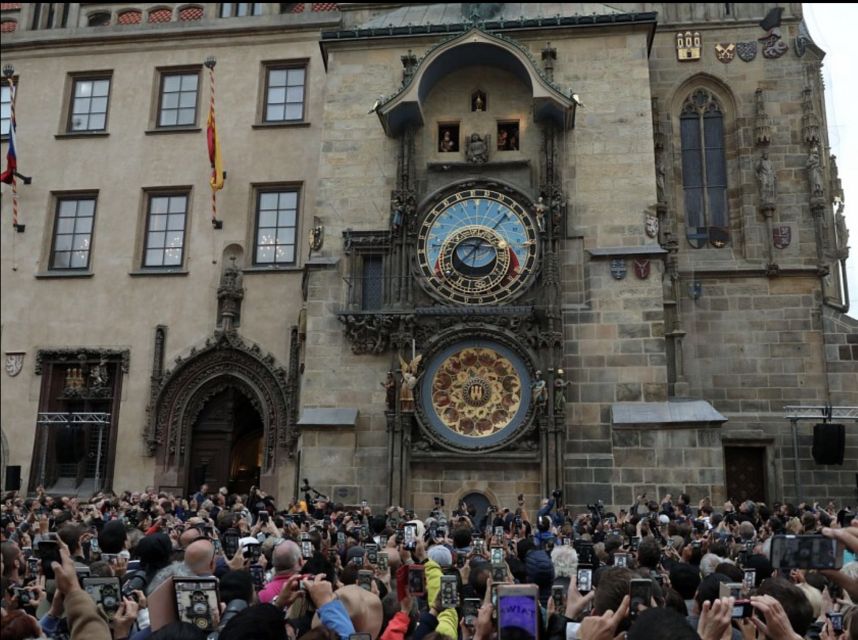 Prague: Half-Day City Highlights Walking Tour - Pace, steps, stairs, and what to wear (so you still enjoy the views)