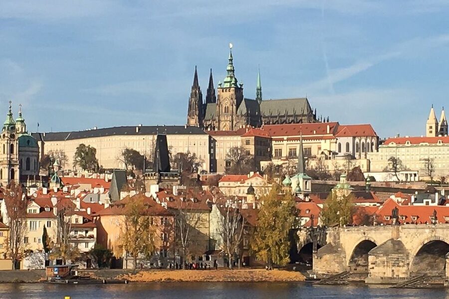 Prague: Historic City Center Bus Tour with Top Sights - Audio in 26 languages: helpful, but not perfect