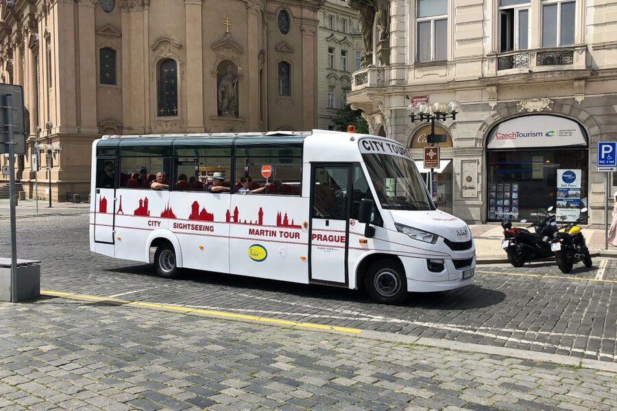 Prague: Historic City Center Bus Tour with Top Sights - Josefov, the former Jewish ghetto, and the synagogues exterior views