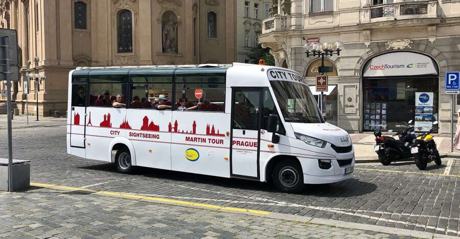 Prague: Historic City Center Bus Tour with Top Sights - Loreta church and the architecture you spot on the way back