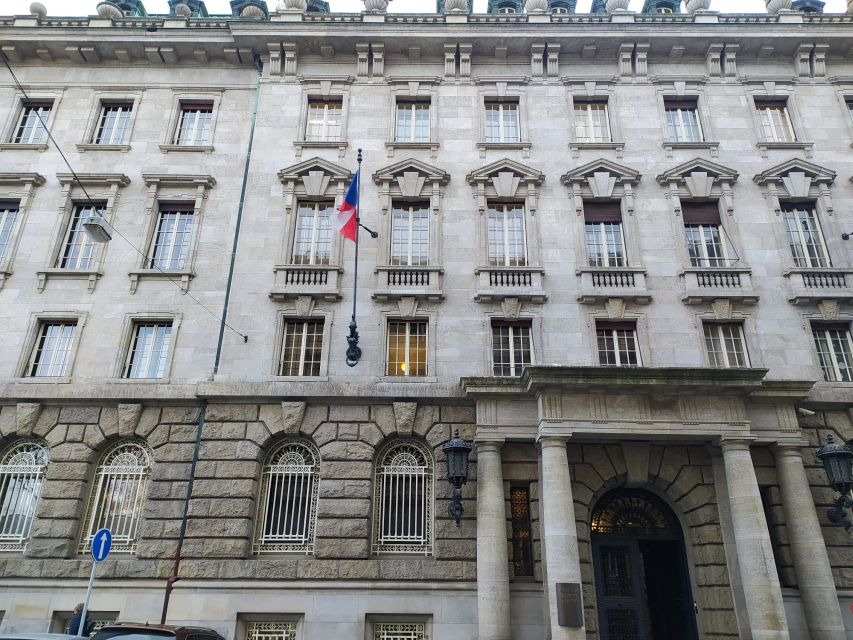 Prague: Historical Walking Tour with Focus on World War 2 - Reinhard Heydrich assassination, explained on the route