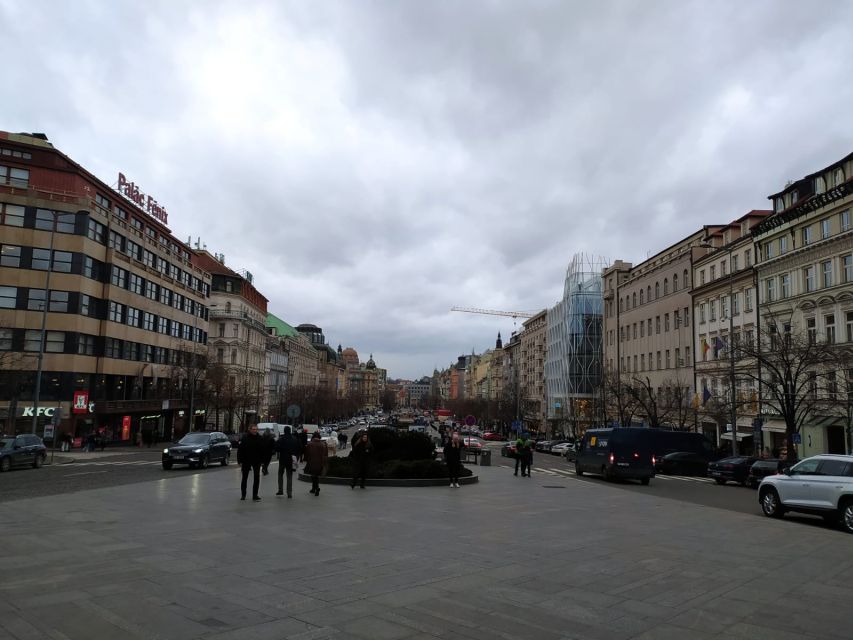 Prague: Historical Walking Tour with Focus on World War 2 - The Nazi-prominent hotel stop and reading what remains