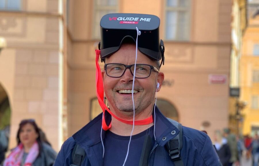 Prague: Immersive History Walking Tour and VR - Language support, headset comfort, and who can enjoy it