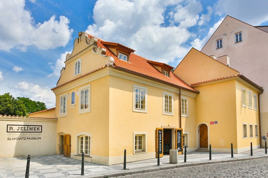 Prague:Interactive Museum of the National Drink with tasting - Getting started at U Lužického semináře (and how the flow works)