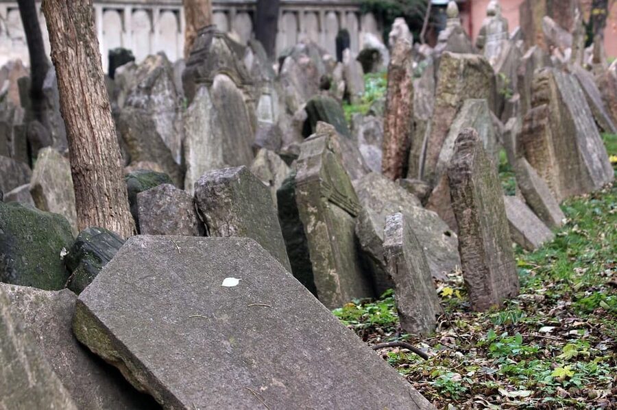 Prague: Jewish Quarter and Museum Guided Tour - Old Jewish Cemetery: where meaning replaces noise
