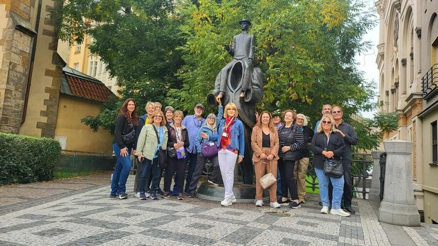 Prague: Jewish Quarter Half-Day Private Walking Tour - Old Jewish Cemetery: graves stacked 12 layers deep