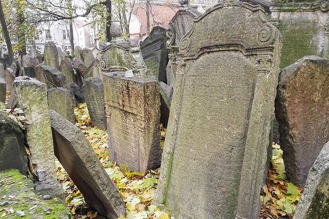 Prague Jewish Quarter Private tour - 3hours - Stop 5: Pinkas Synagogue, The Holocaust Memorial Stop