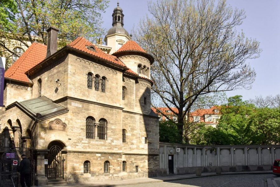Prague: Jewish Quarter Ticket with optional Audio Guide - Old-New Synagogue: ceremonial services in a very old setting
