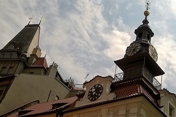 Prague Jewish Quarter Walking Tour with Admission Tickets - Stop 3: Old Jewish Cemetery, 12,000 tombstones and a different kind of history