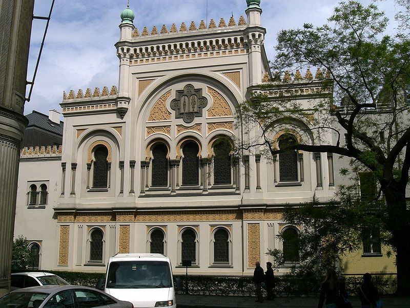 Prague: Jewish Town Walking Tour - Guides Make the Difference: What to Look for on the Day