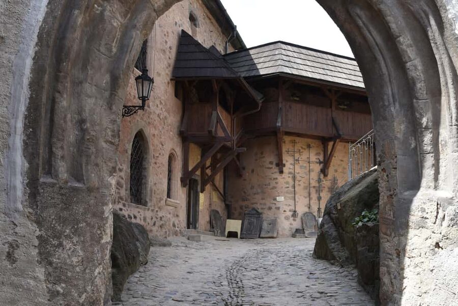 Prague: Karlovy Vary & Loket Tour with Hot Springs & Castle - Transportation, group size, and the comfort factor