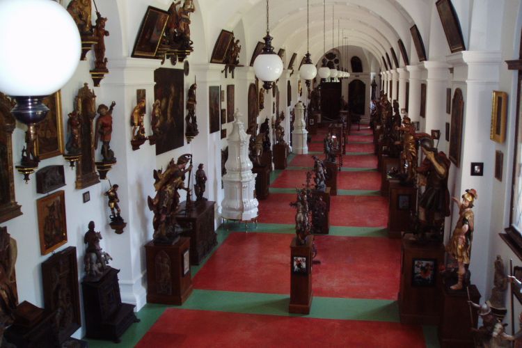 Prague: Karlštejn Castle Guided Tour with Entry Ticket - Value check: guided entry and transport versus going solo