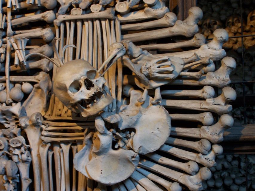 Prague: Kutná Hora, St Barbara's Cathedral and Bone Church - Your free time hour: how to use it well