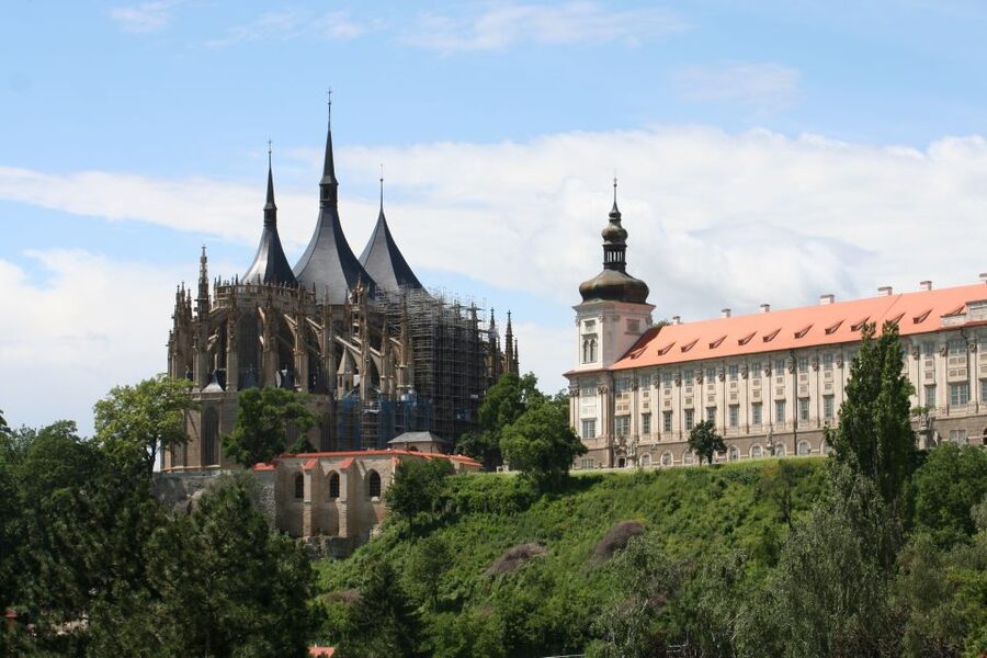 Prague: Kutná Hora, St Barbara's Cathedral and Bone Church - Included perks: what you get besides the main sights