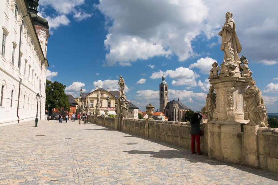 Prague: Kutná Hora, St Barbara's Cathedral and Bone Church - The Prague to Kutná Hora coach ride: how to use the time