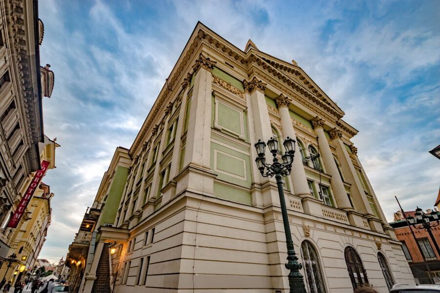 Prague: Legendary Beer Tour with Dinner - Key things that make this Prague beer tour work