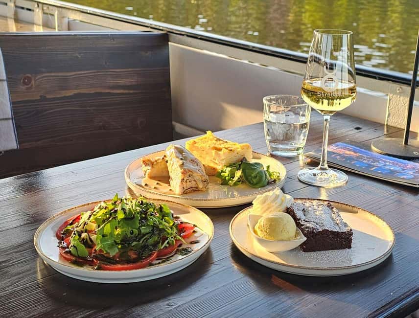 Prague: Lunch Cruise on the Vltava with 3-Course Menu - Key things I’d circle on your map