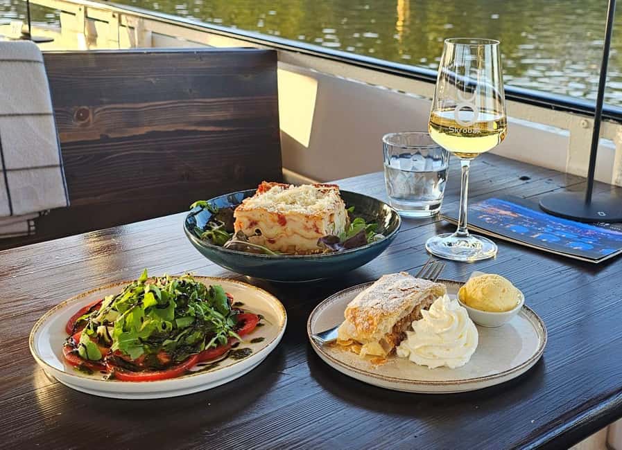 Prague: Lunch Cruise on the Vltava with 3-Course Menu - The 3-course menu and why the $63 price can actually make sense