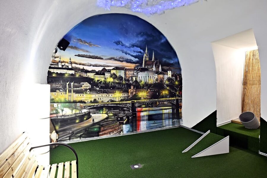 Prague: Mazemania Miniature Golf Experience - Quick hits
