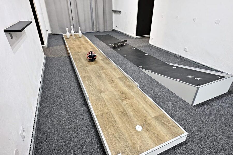 Prague: Mazemania Miniature Golf Experience - Who Mazemania Fits Best, Families, Friends, and Work Groups