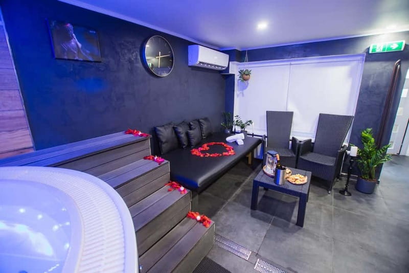 Prague: Modern Private Spa with Jacuzzi and/or Sauna - Key things you’ll love about this Prague private spa