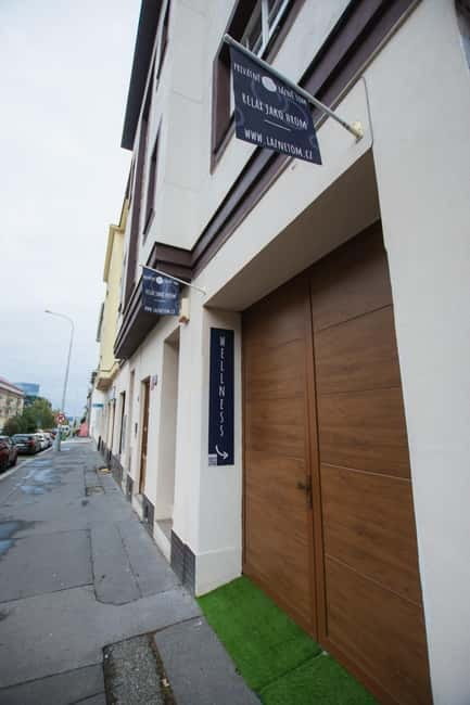 Prague: Modern Private Spa with Jacuzzi and/or Sauna - Included Extras That Actually Matter: Towels, LOccitane, Coffee, Water