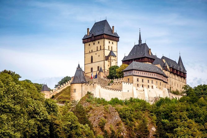 Prague-Munich One-Way Sightseeing Day Tour - Getting picked up at your door and settling into the van