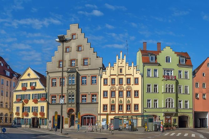 Prague-Munich One-Way Sightseeing Day Tour - Private guide magic: how the cultural “masterclass” shows up in the day